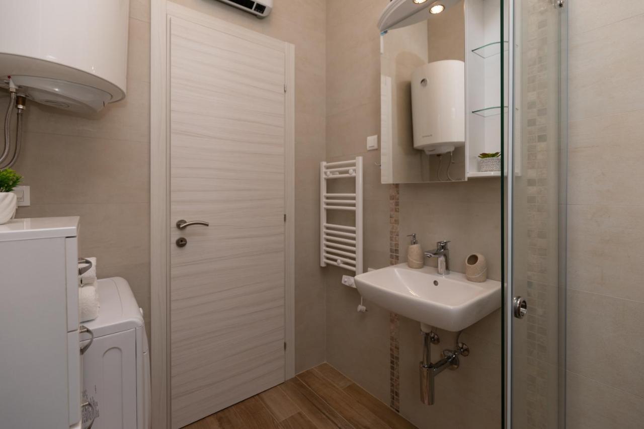 Bonintro Lux Apartment Kotor Exterior photo